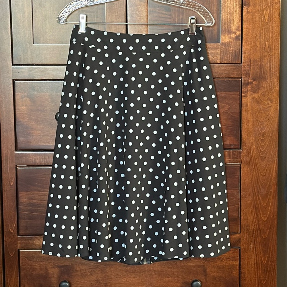 Polka dot skirt with zipper detail